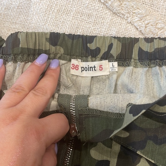 New never used with out tags Camo top - Picture 3 of 3